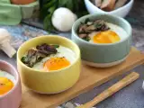 Artículos: Huevos a la cocotte con champiñones: un entrante fácil y económico para tu menú de Navidad