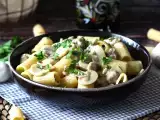 Artículos: Pasta cremosa con champiñones y salchicha: la clave para que quede untuosa (y el gesto final para que no se reseque)
