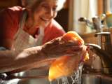 Artículos: ¿De verdad hay que lavar el pollo antes de cocinarlo? La verdad que tu madre y tu abuela nunca te contaron