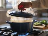 Artículos: Cuando tapar o no tapar la olla: el gesto que cambia por completo tus platos