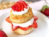 Artículos: Strawberry shortcake, el postre primaveral de fresas y nata que adoran en Estados Unidos