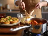 Menú del día, 1 de junio: delicias de muffins de patata, albóndigas a la boloñesa y bizcocho de melocotón
