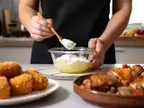 Artículos: Menú diario, 2 de junio: delicias de croquetas, pollo asado y pastel de gelatina