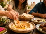 Artículos: Mezze, las “tapas” libanesas: pequeños platos y recetas para viajar con el paladar