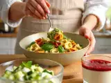 Artículos: Menú diario, 7 de julio: refrescante sopa fría, ensalada de tortellini y panna cotta