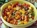 Ensalada de gambas y mango: la receta fresca, colorida y fácil que apetece todo el verano
