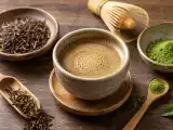 Artículos: Hojicha, el té tostado japonés que empieza a hacerle sombra al matcha