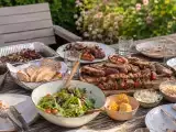 Artículos: Después de una barbacoa, nunca dejes las sobras en la mesa más allá de este tiempo