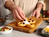 Artículos: Menú vegetariano, 18 de agosto: Pepinos agridulces, onigiri rellenos de queso y hojaldre con cerezas y leche condensada