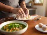 Artículos: Menú vegetariano, 20 de agosto: buñuelos fritos, sopa de lechuga y bolitas de galleta