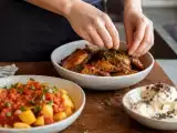 Artículos: Menú diario, 7 de septiembre: patatas con tomate, alitas de pollo picantes y helado de mascarpone