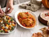 Artículos: Menú diario, 30 de octubre: ensalada de granada, pollo al chilindrón y pastel de calabaza