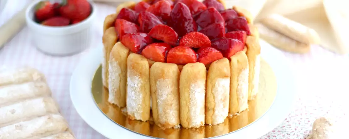 Una charlota de fresas para decir “mamá te quiero” de la forma más dulce