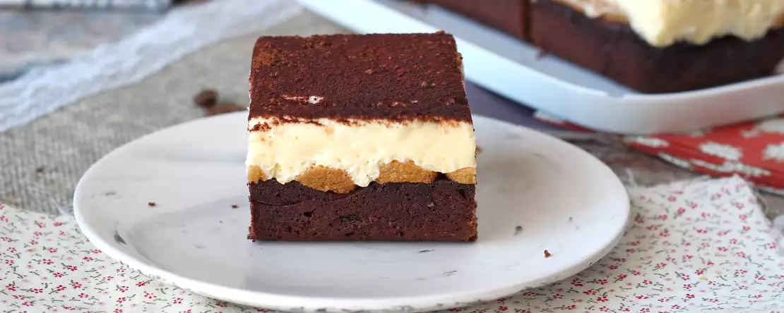 Brownie + tiramisú = el pastel de tus sueños