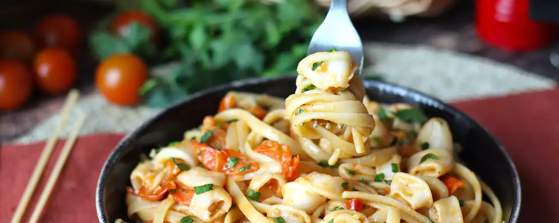 Pasta con salsa de calamares (congelados) nivel restaurante