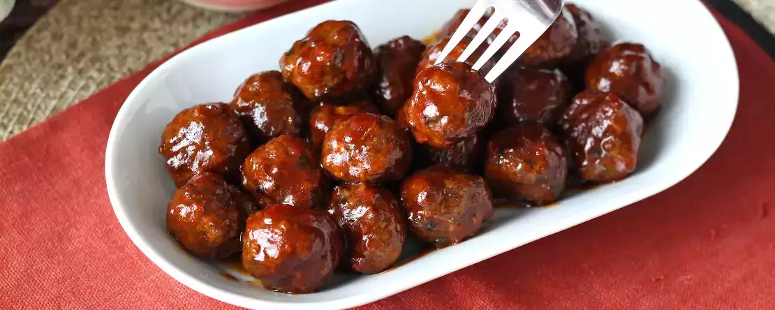 Pequeñas, pegajosas y peligrosamente buenas: albóndigas glaseadas