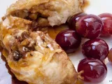 Receta Muslos de pollo rellenos de ciruelas, jamón y uvas