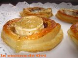 Receta Hojaldres con cebolla caramelizada y rulo de queso de cabra