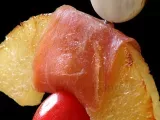 Receta Pincho de piña asada con jamón