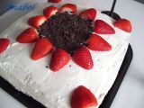 Receta Tarta de fresas y nata con bizcocho de chocolate