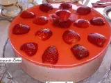Receta tarta de mousse de fresas cholocate blanco y praline de avellanas