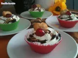 Receta Cupcakes de calabaza con frosting de queso, guinda y galletitas princesa