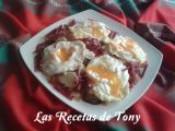 Receta Huevos rotos con patatas a lo pobre y virutas de jamon serrano