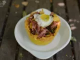 Receta Cesta de patatas con huevos rotos y jamón