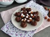 Receta Bombones de chocolate con esponjitas y avellanas