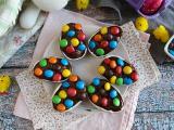 Receta Huevos de pascua rellenos de crema de chocolate y m&m's