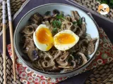 Receta Noodles de arroz con champiñones y huevo mollet
