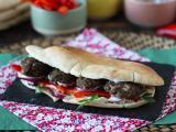 Receta Sandwich de kofta (albondigas de carne de ternera) en pan pita