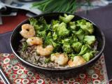 Receta Arroz integral con brócoli y gambas, para un almuerzo fácil y equilibrado