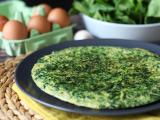 Tortilla de espinacas, un plato vegetariano fácil y delicioso