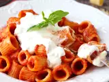 Receta Pasta cremosa con tomate y stracciatella: una receta fácil lista en poco más de 10 minutos