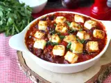 Receta Alubias rojas con salsa de tomate, pimentón ahumado y queso feta al horno