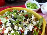 Receta Ensalada de lentejas, queso feta y edamame con verduras crujientes