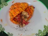 Receta Pechuga de pollo en brasa, sobrepuesta en ensalada capresa
