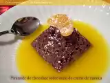 Receta Pirámide de chocolate sobre baño de crema de naranja
