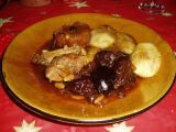 Receta Pollo con manzanas, ciruelas, pasas y piñones