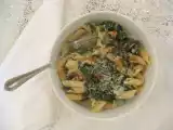 Receta New weekend pasta: penne con blue cheese, espinacas, y nueces