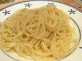 Receta Spaghetti cacio e pepe (espaguetis queso de oveja y pimienta)