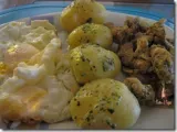 Receta Pollo con patatas al microondas y huevos fritos