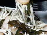 Receta Cocinando con algas - gulas con gambas y espaguetis de mar