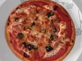 Receta Pizza de pollo, jamón y aceitunas