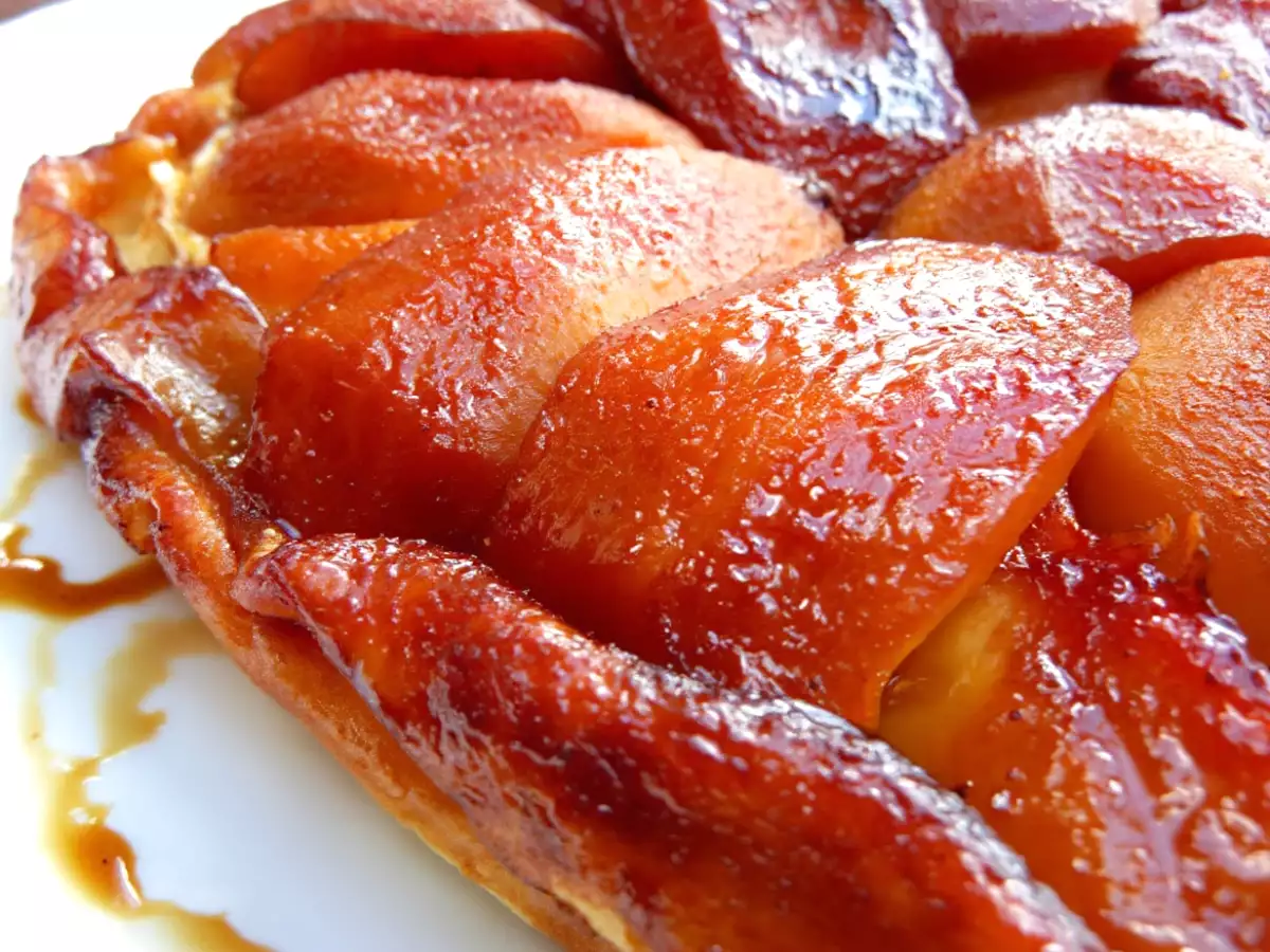 Receta Tarta tatin de melocotón y canela