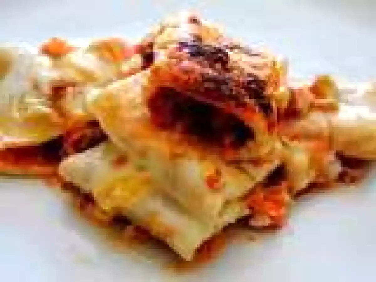 Paccheri con relleno de sofrito y atún