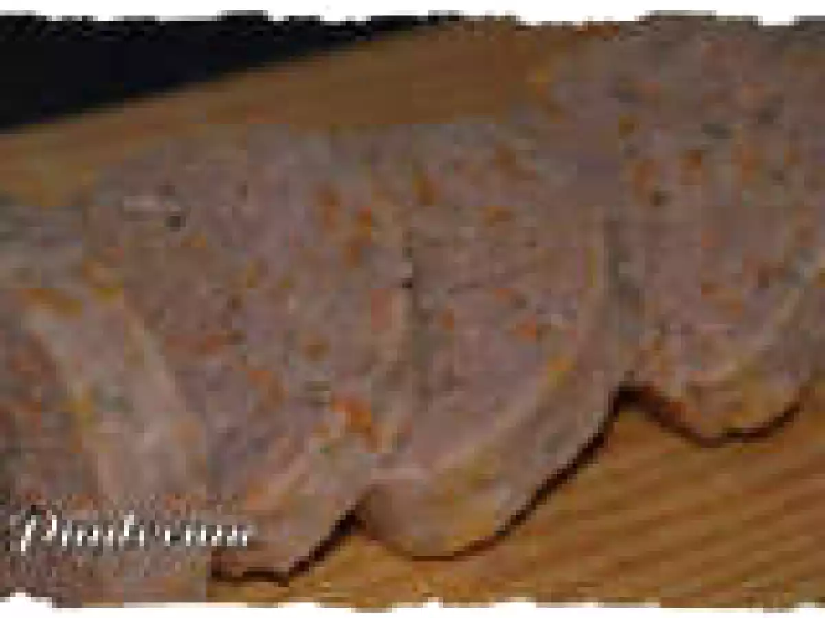 Rollo de carne picada con salsa de cebolla