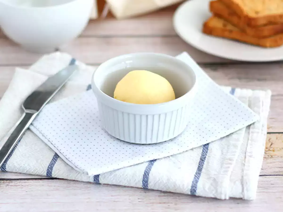 Receta Cómo hacer mantequilla casera simple y rápida