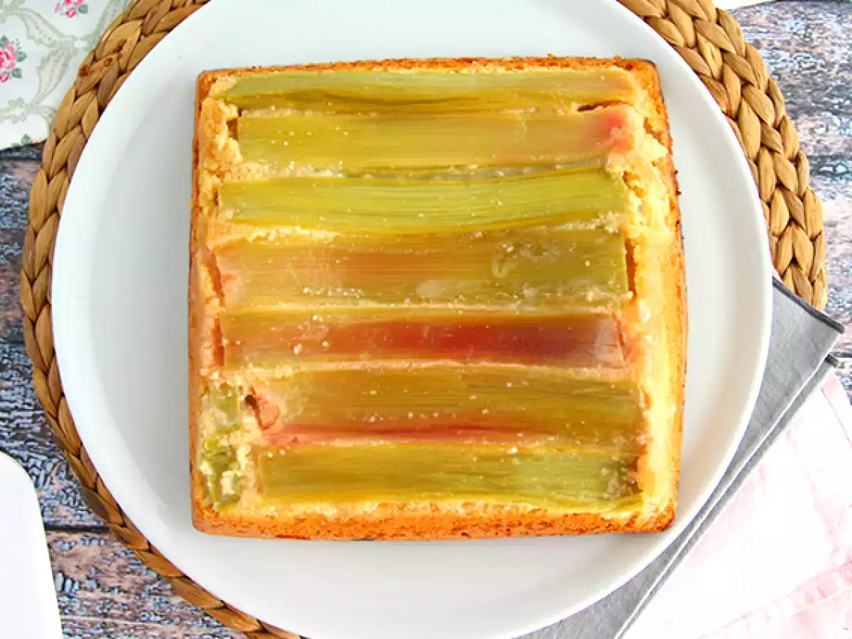 Receta Bizcocho invertido de ruibarbo